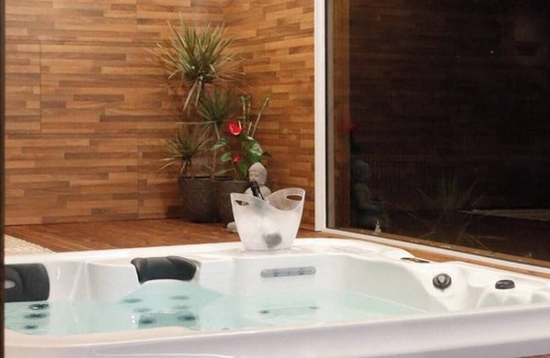 Cossourado House | Beautiful 2-Bedroom House with Private Pool & Jacuzzi