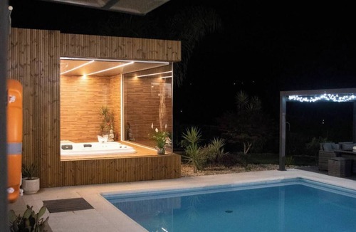 Cossourado House | Beautiful 2-Bedroom House with Private Pool & Jacuzzi