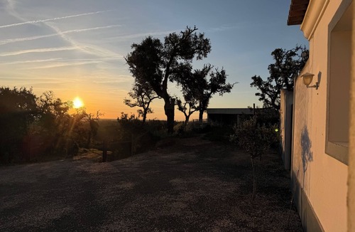 Santiago do Cacem House | Beautiful hilltop 4BR, 3BA, pool & country house near to Porto Covo