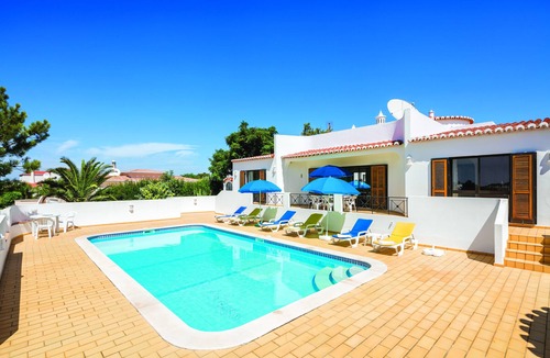 Carvoeiro Villa | Beautiful private enclosed villa with AC & heated pool overlooking golf course