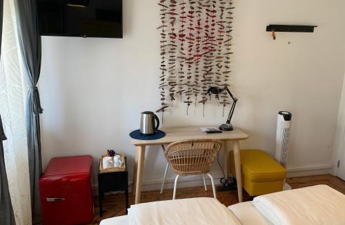 Paco De Arcos House | Beautiful Private Room next to Lisbon
