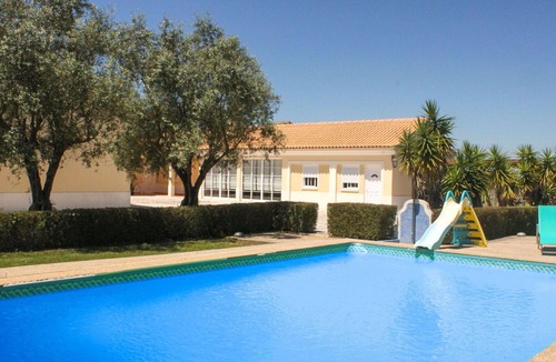 Montijo House | Beautiful villa for 6 guests with WIFI, A/C, pool, TV and terrace