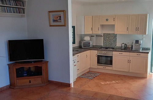 Vila de Rei House | Beautifully appointed self-contained Annex.