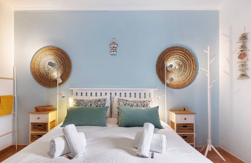Malhao Bed & Breakfast | Bed and Breakfast 'Casa Margarida' with Private Pool, Wi-Fi and Air Conditioning