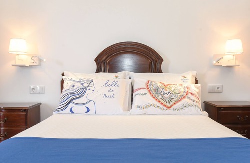 Canico House | Bedroom - Pool View