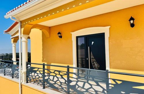 Peniche Apartment | Bela Vista Villa com Piscina Aquecida