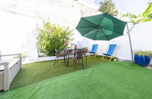 Benfica House | Benfica House in Lisbon with Pool & Garden