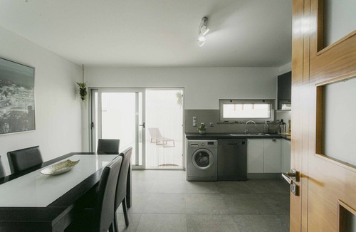 Ferrel House | Best Houses 86 - Meeras Surf House