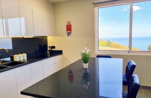 Faja da Ovelha House | Betty's House, Ocean and Hillside View