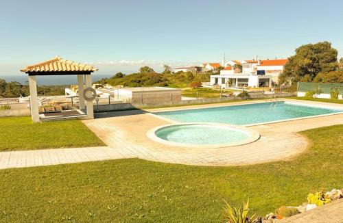 Azoia Apartment | Between Sesimbra & Meco with Ocean View - No Parties Allowed