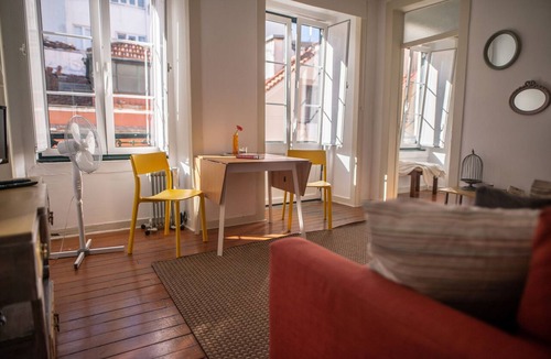Misericordia Apartment | Bica Yellow Tram Flat