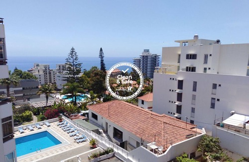Sao Martinho Apartment | Black & White with pool by Madeira Sun Travel