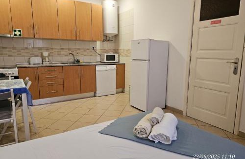 Olhao House | Blife Salinya private rooms at N125
