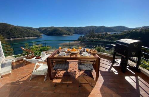 Ferreira do Zezere Villa | Blue Lake House