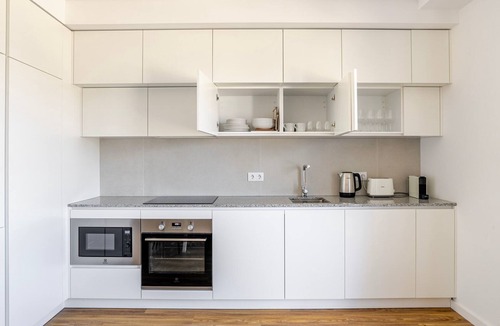Casal da Ladeira Apartment | Blueground | Alvalade, balcony, nr Campo Pequeno