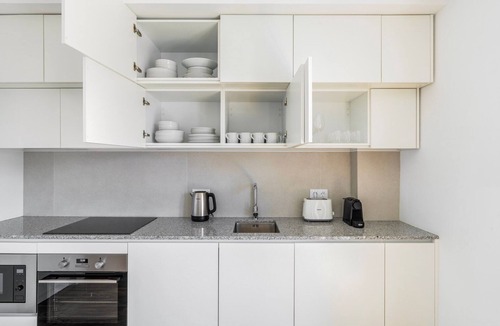 Casal da Ladeira Apartment | Blueground | Alvalade, balcony, nr Campo Pequeno