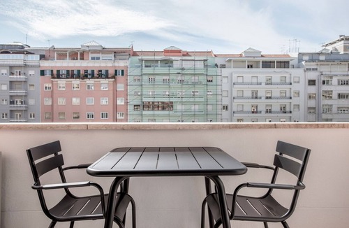 Alvalade Apartment | Blueground | Alvalade, furnished, balcony