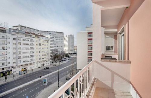 Alvalade Apartment | Blueground | Alvalade, furnished, balcony