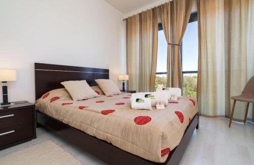 Quarteira Apartment | BmyGuest - Cavalo Preto Beach Apartment