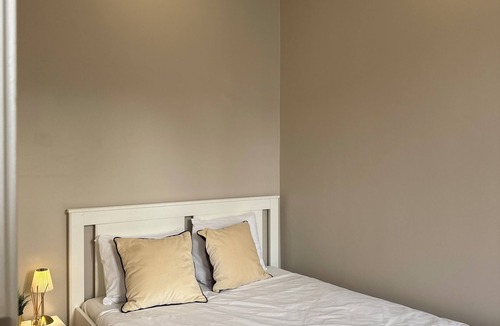 Mouraria Bed & Breakfast | Bohemian Stay Central Lisbon Rooms