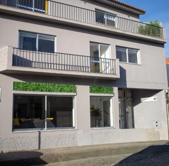 Vila Praia de Ancora Hostel | Bombarda 51 - Inn & Hostel