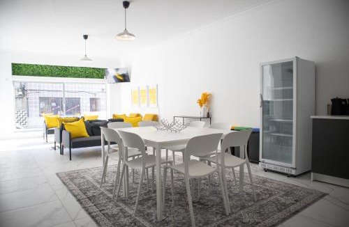 Vila Praia de Ancora Hostel | Bombarda 51 - Inn & Hostel
