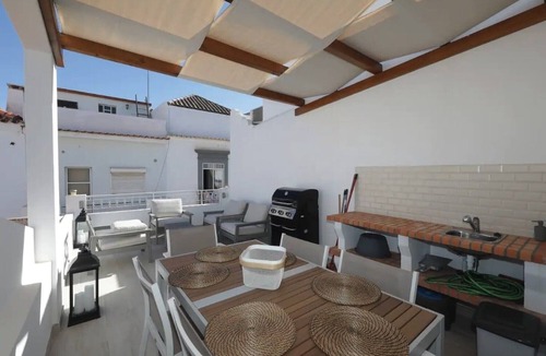 Tavira House | Bougainvillea Holiday Home with Private Terrace, Wi-Fi and Air Conditioning