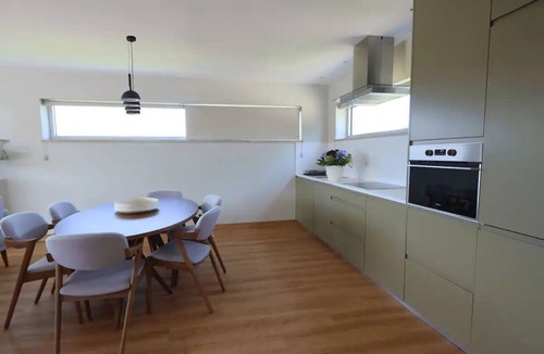 Molares House | Breathtaking View with Fresh Air Stay | Pool Access | Free Parking