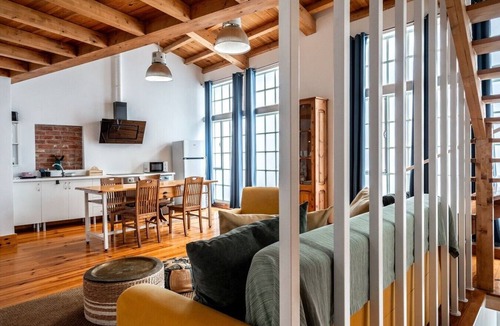 Caparica Apartment | Breezy Sunlit Loft in Porto Brandão