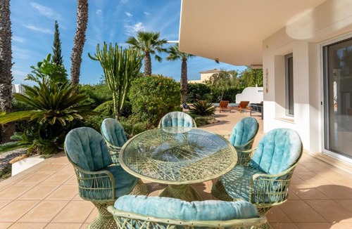 Estombar Villa | Bright 3 BDR Duplex House With Pool by LovelyStay