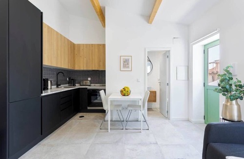 Cedofeita House | Bright Flat | Romantic Escape by HostWise