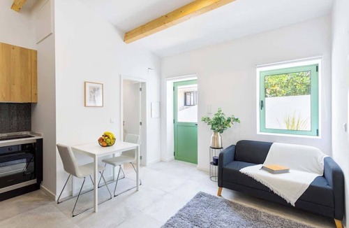 Cedofeita House | Bright Flat | Romantic Escape by HostWise