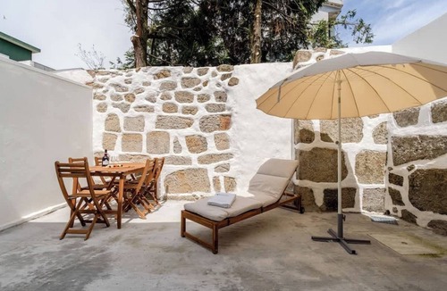 Ramalde House | Bright Homes w/Patio & Jacuzzi by HostWise