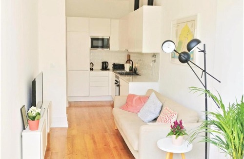 Alcantara Apartment | Bright Riverside Apartment - AC - LX Factory