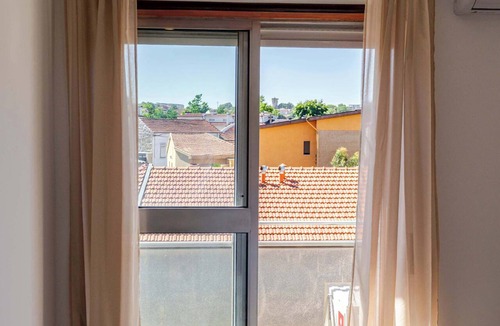 Sao Mamede de Infesta Apartment | Bright & Spacious Flat with Balcony by HostWise