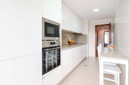 Aldoar Apartment | Bright & Spacious Flat with Balcony by HostWise