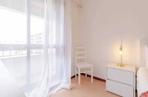 Aldoar Apartment | Bright & Spacious Flat with Balcony by HostWise