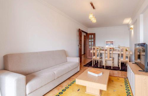 Aldoar Apartment | Bright & Spacious Flat with Balcony by HostWise