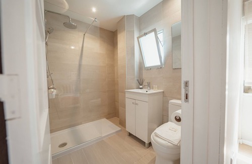 Ramalde Apartment | BRIGHT & STYLISH APARTMENT NEAR PARQUE DA CIDADE