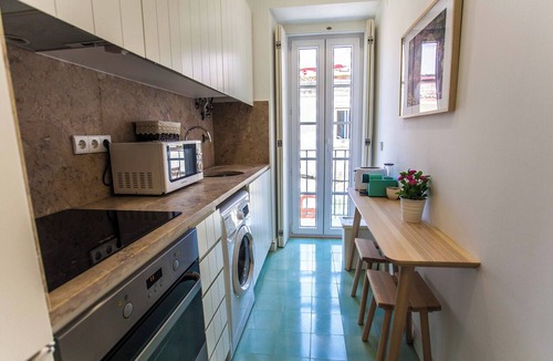 Casal da Ladeira Apartment | Bright traditional apartment with balcony - Flat 1