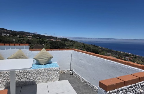 Canico Apartment | Bungalow 'Private House Ocean View - 1' with Shared Pool, Garden & Wi-Fi