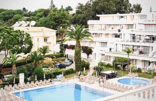 Oura Apartment | By the beach with pool and kids area Resort Apt