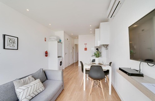 Linda-a-Velha Apartment | By the Palace - Ajuda Apartments