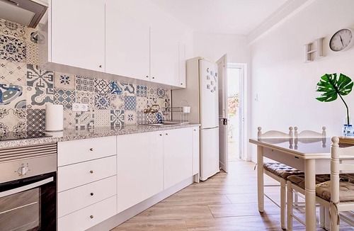 Olhao Apartment | Caíque – Charming 3-Bed Apartment in Olhão Downtown, Close to Ria Formosa