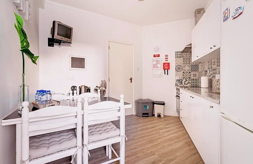 Olhao Apartment | Caíque – Charming 3-Bed Apartment in Olhão Downtown, Close to Ria Formosa