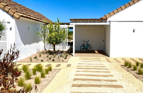 Carvalhal Villa | Cabanas brancas do pego