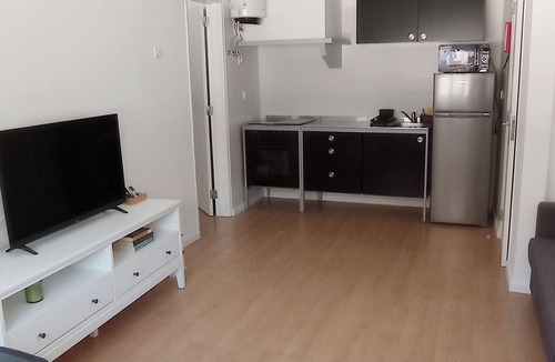Cacilhas Apartment | Cacilhas Riverside Apartment - Ferry to Lisbon: 4 min