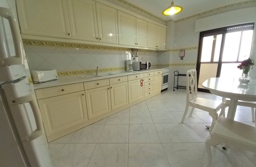Cavacos Apartment | Calçadão- Sea Front, Magnificent View, Spacious and Cozy