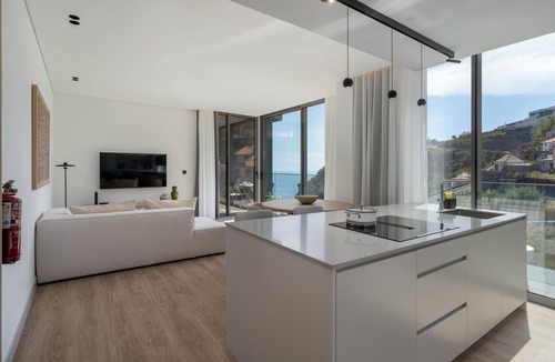Estrela da Calheta Apartment | Calheta Hills V – Sea View and Pool in Calheta