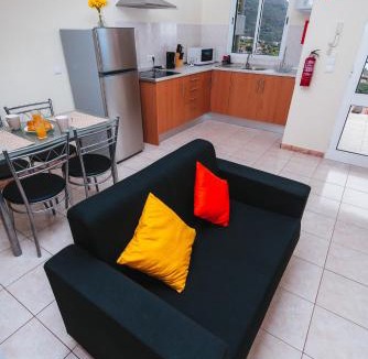 Arco da Calheta Apartment | Calheta Holiday Houses